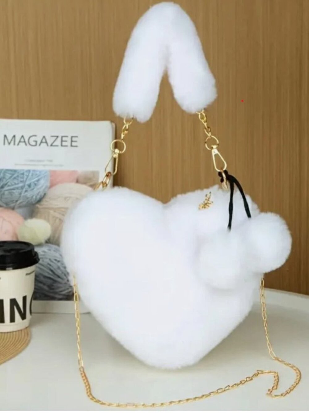 Heart Shaped Fluffy Bag Hug Me Tight: Cozy Faux Fur with Gold Chain White